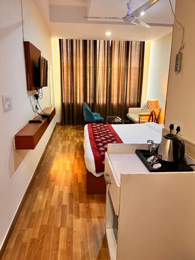 Oyster Pearl I Near Medanta Hospital I Sec-39 I Gurgaon Hotel ภายนอก รูปภาพ