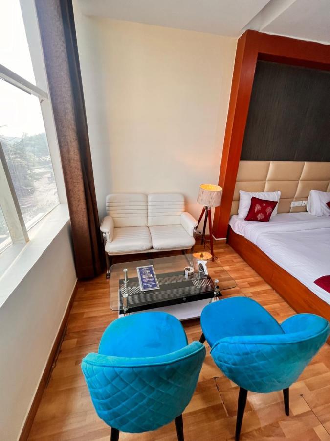 Oyster Pearl I Near Medanta Hospital I Sec-39 I Gurgaon Hotel ภายนอก รูปภาพ
