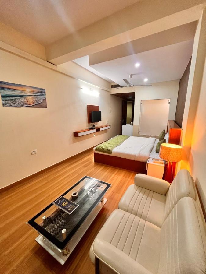 Oyster Pearl I Near Medanta Hospital I Sec-39 I Gurgaon Hotel ภายนอก รูปภาพ