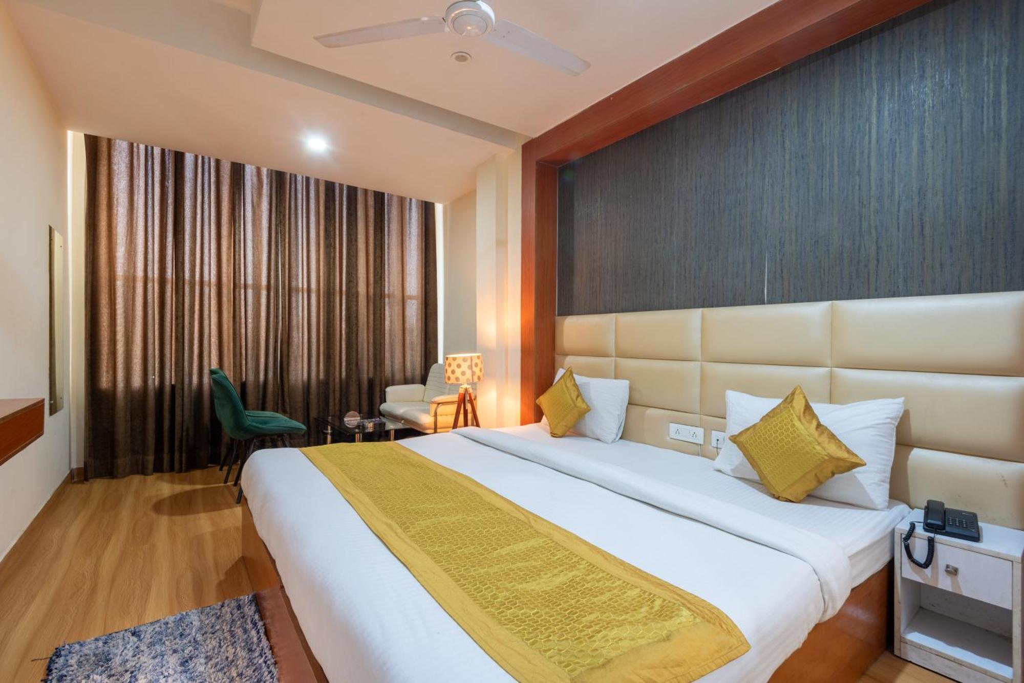 Oyster Pearl I Near Medanta Hospital I Sec-39 I Gurgaon Hotel ภายนอก รูปภาพ