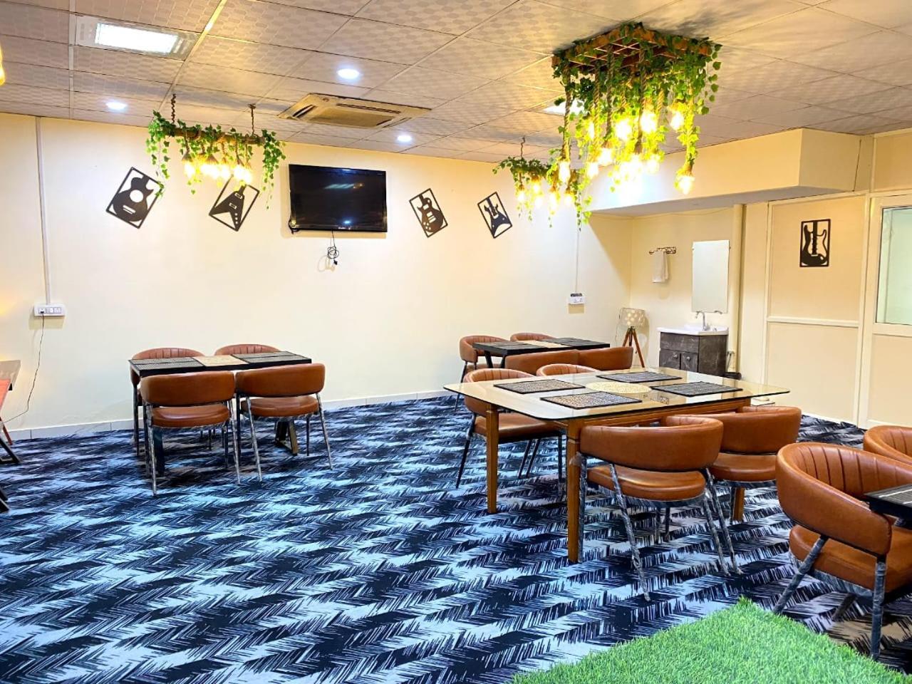 Oyster Pearl I Near Medanta Hospital I Sec-39 I Gurgaon Hotel ภายนอก รูปภาพ