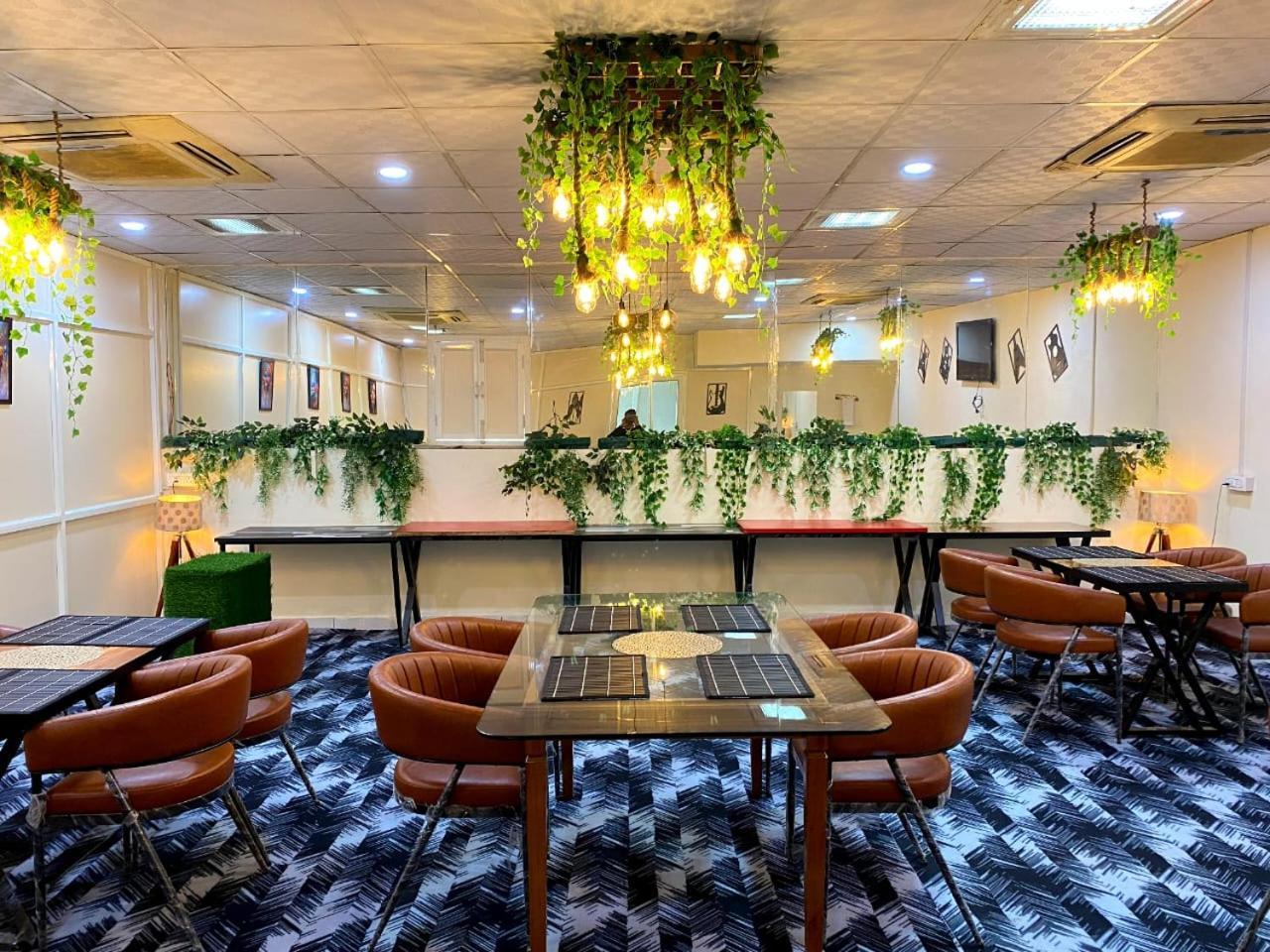 Oyster Pearl I Near Medanta Hospital I Sec-39 I Gurgaon Hotel ภายนอก รูปภาพ