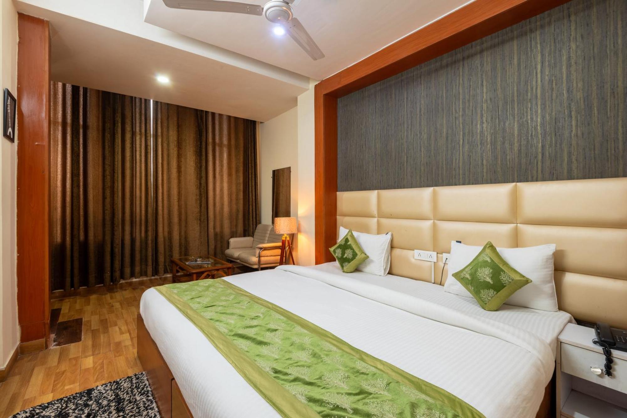 Oyster Pearl I Near Medanta Hospital I Sec-39 I Gurgaon Hotel ภายนอก รูปภาพ