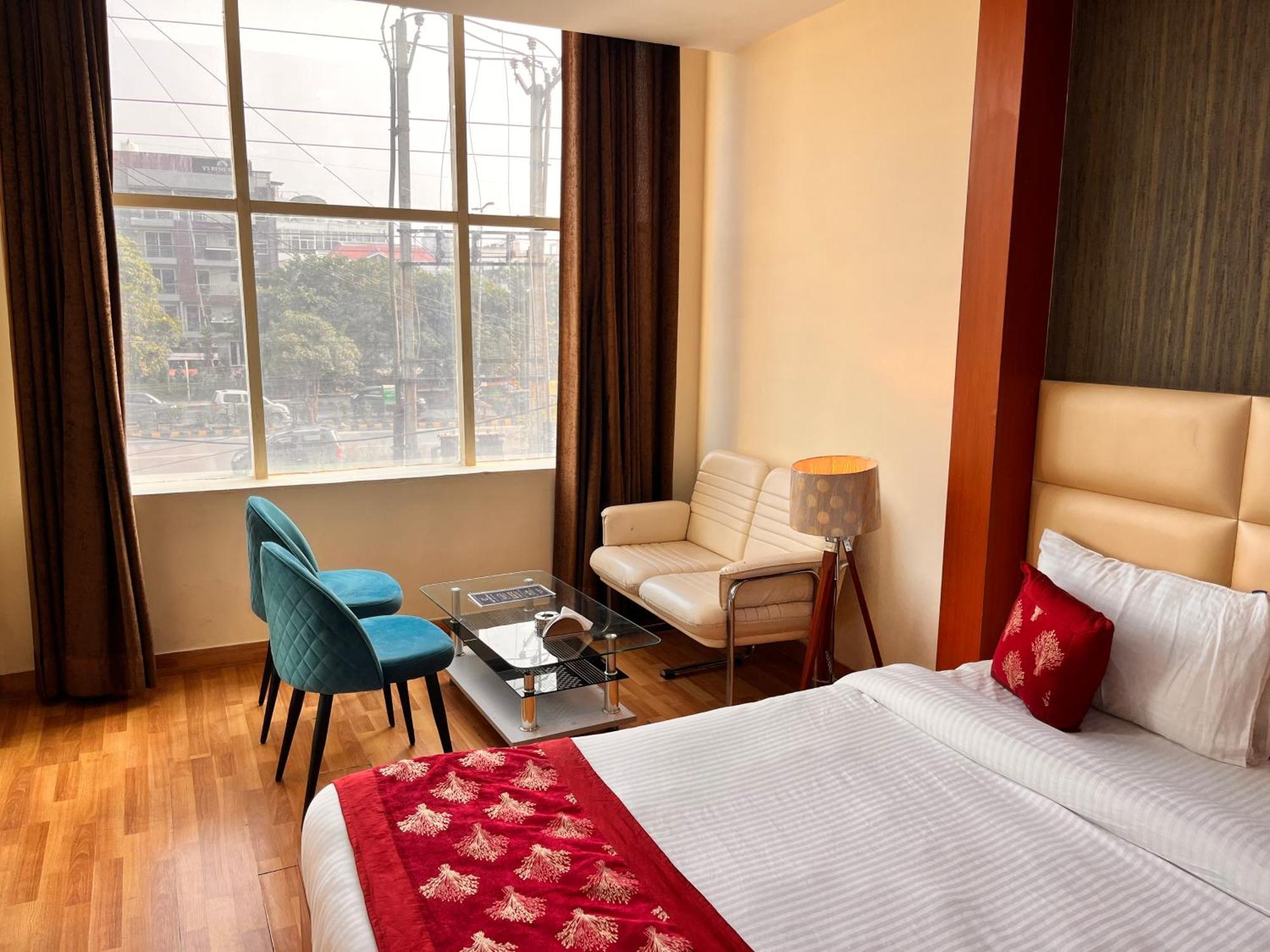 Oyster Pearl I Near Medanta Hospital I Sec-39 I Gurgaon Hotel ภายนอก รูปภาพ
